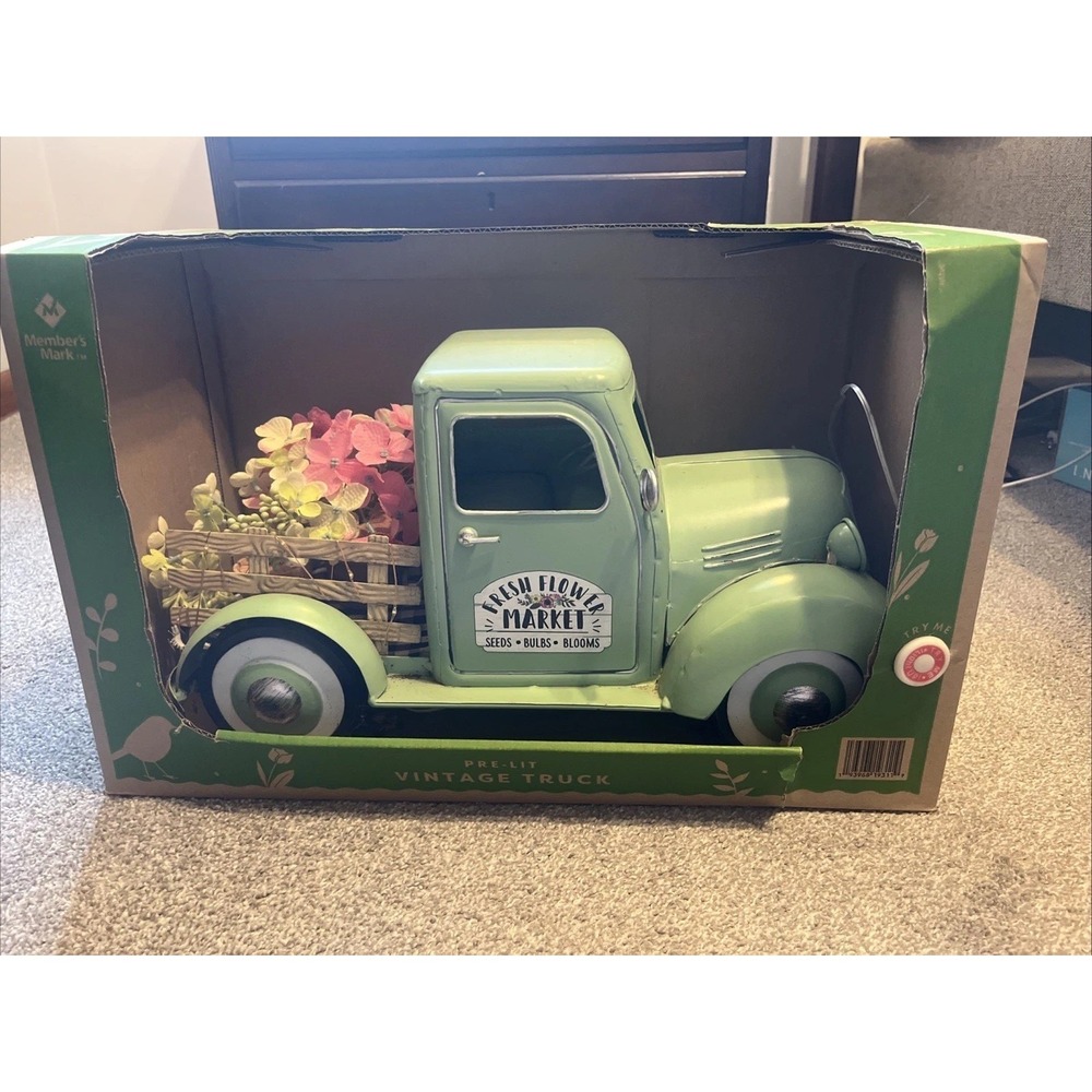 Member's Mark Pre-Lit Fall Fresh Flower Market Battery Operated